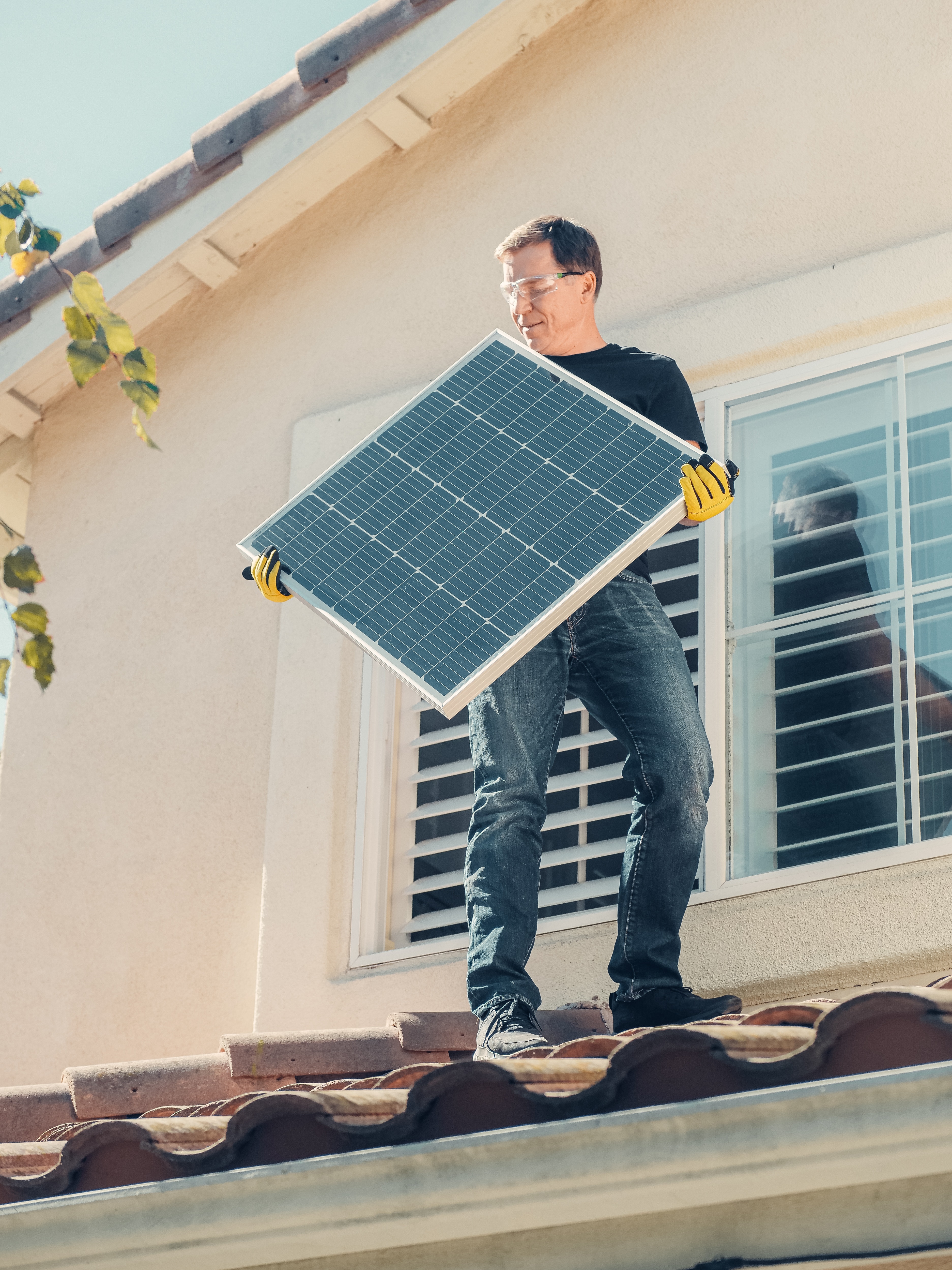 SOLAR PANELS INSTALLATION PROCESS 1