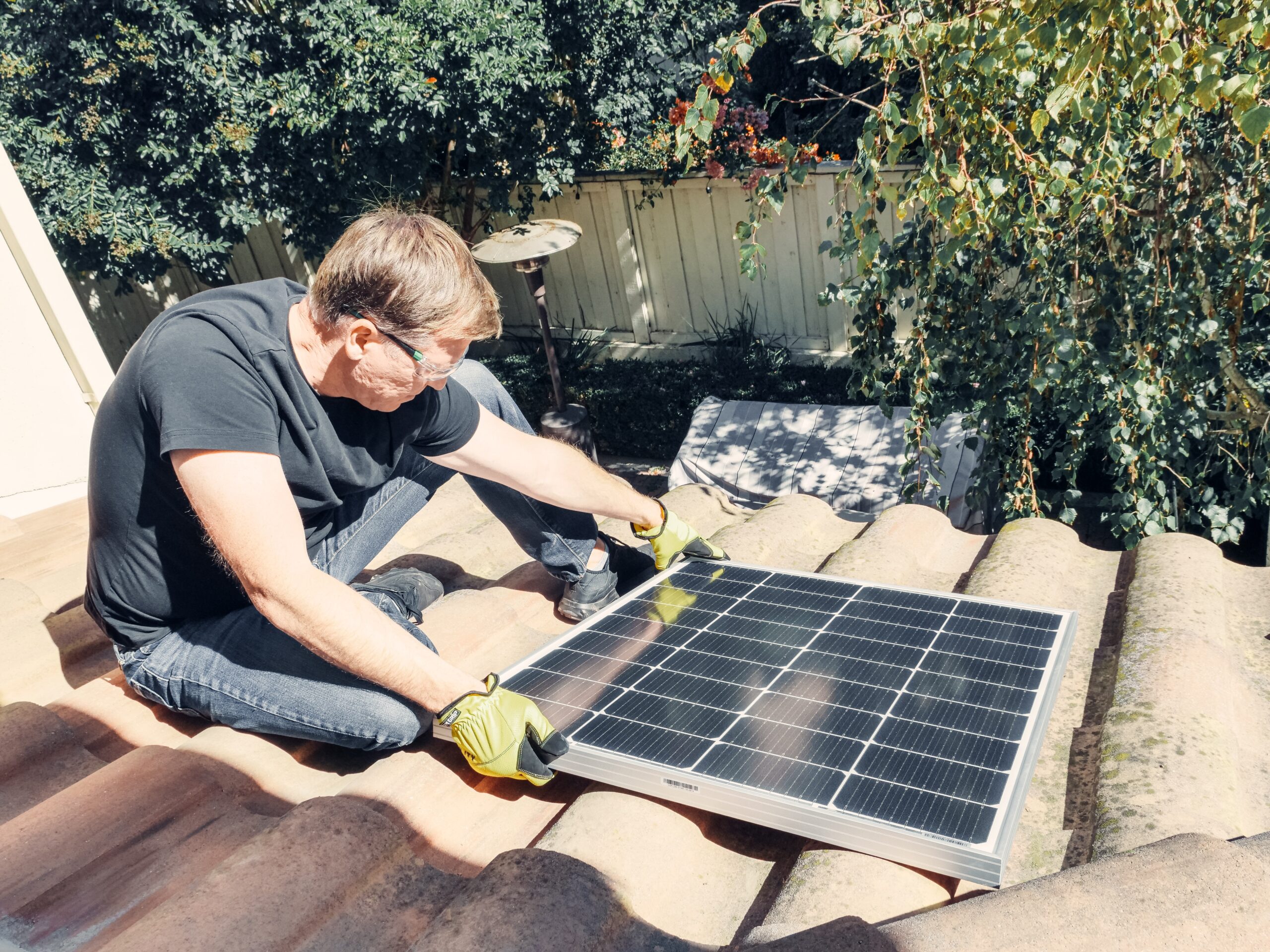 SOLAR PANELS INSTALLATION PROCESS 2 scaled